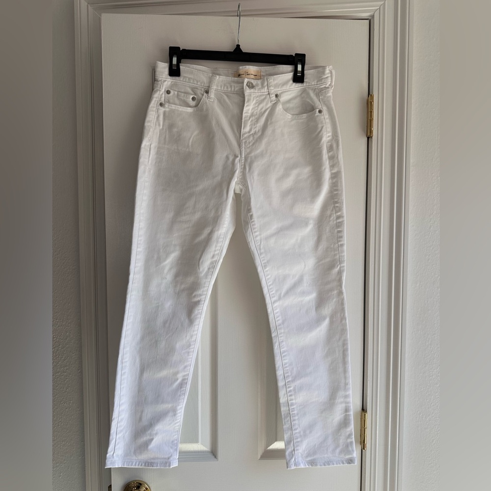 Gap White Best Girlfriend Jeans Size 27 - small stains in photos